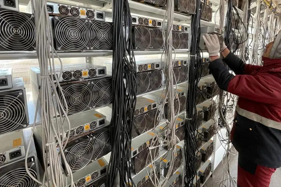 Kazakh Crypto Miners Rally, Urging Presidential Intervention on Energy Prices